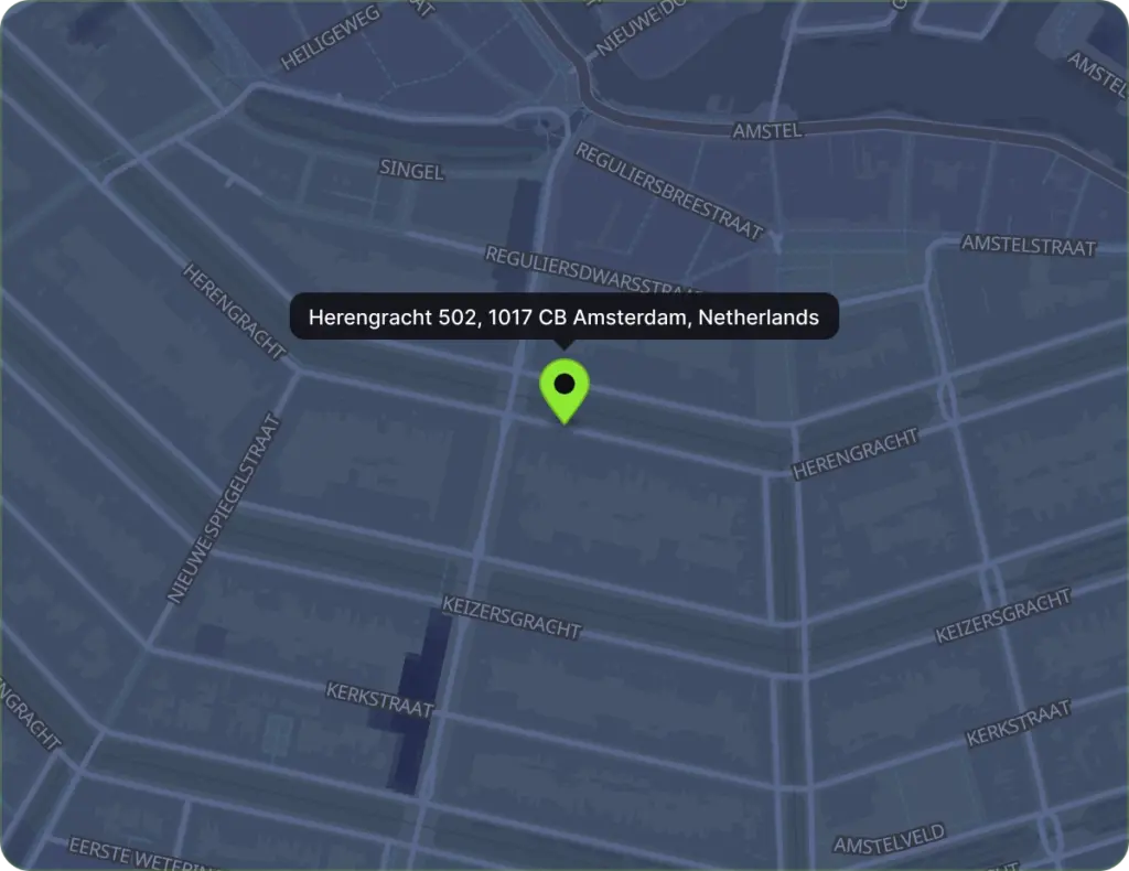 Luchtfoto van een kaart met vaag verlichte straatnamen in een rasterindeling. Tot de straten behoren de Herengracht en de Keizersgracht. Donker, ingetogen kleurenschema.